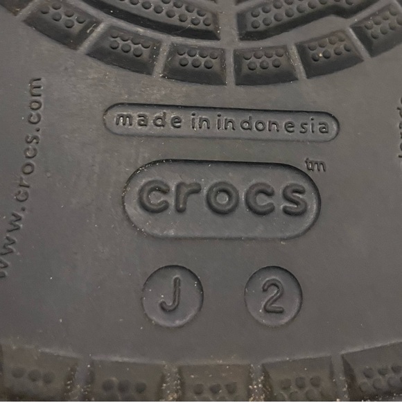 Crocs sandals kids size 2 in dark blue great condition - Picture 5 of 8